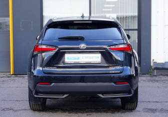 Подержанный автомобиль Lexus NX 2016 года (6 фото)