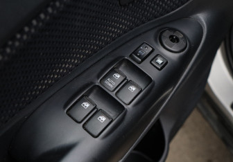 Подержанный автомобиль Hyundai Tucson 2008 года (11 фото)