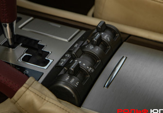 Подержанный автомобиль Lexus LX 2013 года (17 фото)