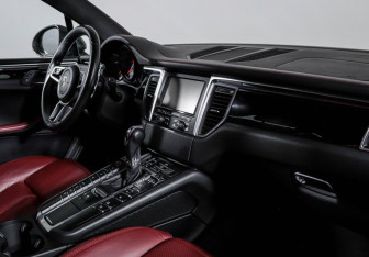 Подержанный автомобиль Porsche Macan 2015 года (9 фото)