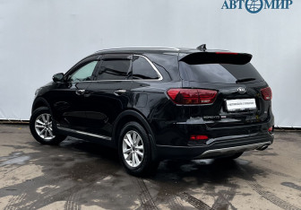 Подержанный автомобиль Kia Sorento 2019 года (7 фото)