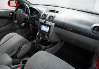 Подержанный автомобиль Chevrolet Lacetti Hatchback 2008 года (9 фото)