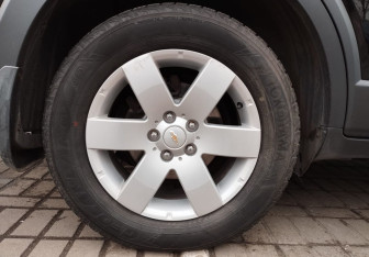 Подержанный автомобиль Chevrolet Captiva 2013 года (13 фото)