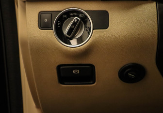 Подержанный автомобиль Mercedes-Benz GLE 2015 года (8 фото)