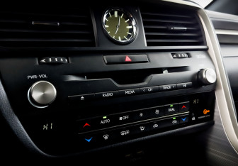 Подержанный автомобиль Lexus RX 2019 года (30 фото)