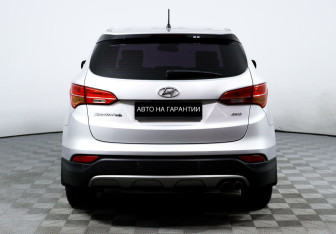 Подержанный автомобиль Hyundai Santa Fe 2013 года (4 фото)