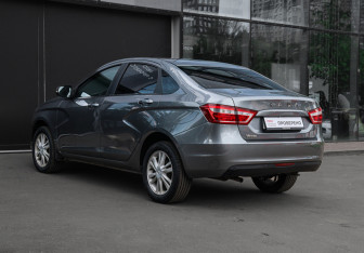 Подержанный автомобиль LADA (ВАЗ) Vesta Sedan 2018 года (6 фото)