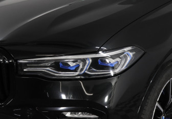 Подержанный автомобиль BMW X7 2021 года (7 фото)