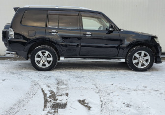 Подержанный автомобиль Mitsubishi Pajero 2008 года (4 фото)