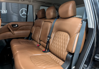 Подержанный автомобиль Infiniti QX80 2019 года (12 фото)