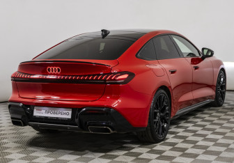 Подержанный автомобиль Audi A5 Liftback 2025 года (6 фото)