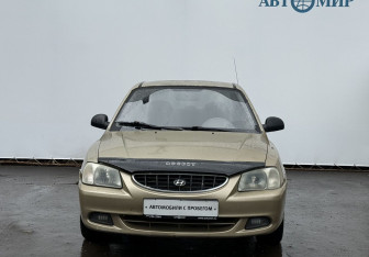 Подержанный автомобиль Hyundai Accent Sedan 2004 года (2 фото)