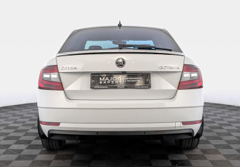 Подержанный автомобиль Skoda Octavia Liftback 2019 года (6 фото)