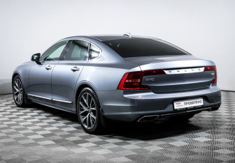 Подержанный автомобиль Volvo S90 2020 года (7 фото)