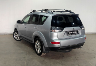 Подержанный автомобиль Mitsubishi Outlander 2011 года (5 фото)