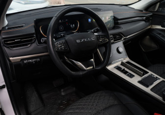 Подержанный автомобиль Exeed TXL 2023 года (14 фото)