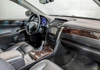 Подержанный автомобиль Toyota Camry Sedan 2017 года (11 фото)