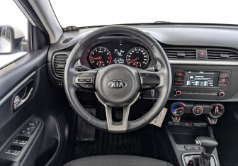 Подержанный автомобиль Kia Rio Sedan 2021 года (22 фото)