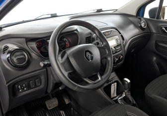Подержанный автомобиль Renault Kaptur 2017 года (15 фото)