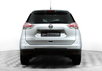 Подержанный автомобиль Nissan X-Trail 2015 года (6 фото)