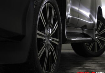 Подержанный автомобиль Lexus LX 2017 года (30 фото)