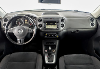 Подержанный автомобиль Volkswagen Tiguan 2015 года (14 фото)