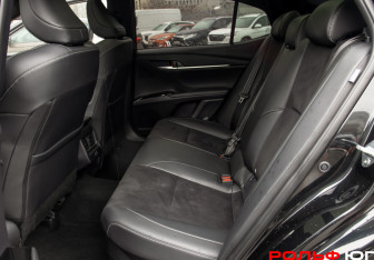 Подержанный автомобиль Toyota Camry Sedan 2024 года (8 фото)