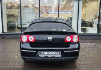 Подержанный автомобиль Volkswagen Passat Sedan 2008 года (7 фото)