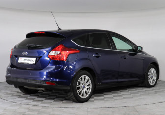 Подержанный автомобиль Ford Focus Hatchback 2012 года (5 фото)