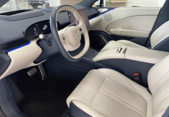 Подержанный автомобиль Zeekr 007 2024 года (12 фото)