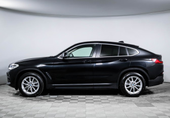 Подержанный автомобиль BMW X4 2019 года (8 фото)