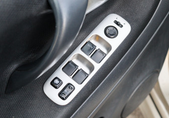 Подержанный автомобиль Suzuki Liana Sedan 2007 года (11 фото)