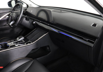 Подержанный автомобиль Omoda C5 2023 года (10 фото)