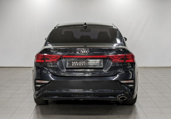 Подержанный автомобиль Kia Cerato Sedan 2021 года (6 фото)