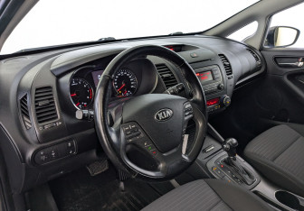 Подержанный автомобиль Kia Cerato Sedan 2015 года (16 фото)