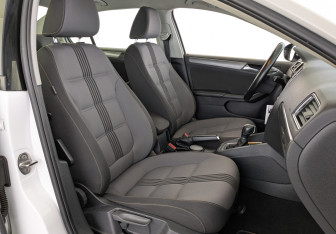 Подержанный автомобиль Volkswagen Jetta Sedan 2016 года (23 фото)