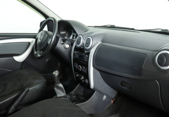 Подержанный автомобиль LADA (ВАЗ) Largus Wagon 2017 года (9 фото)