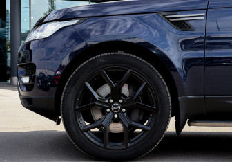 Подержанный автомобиль Land Rover Range Rover Sport 2015 года (47 фото)