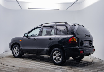 Подержанный автомобиль Hyundai Santa Fe 2003 года (7 фото)