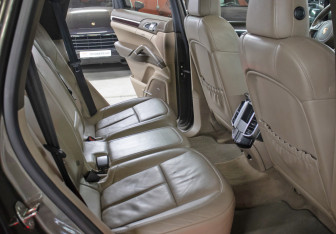 Подержанный автомобиль Porsche Cayenne 2013 года (13 фото)