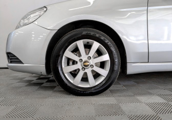 Подержанный автомобиль Chevrolet Epica 2011 года (18 фото)