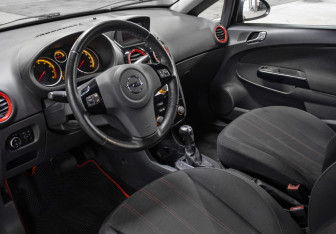 Подержанный автомобиль Opel Corsa 2011 года (16 фото)