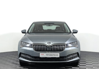 Подержанный автомобиль Skoda Superb Liftback 2021 года (2 фото)