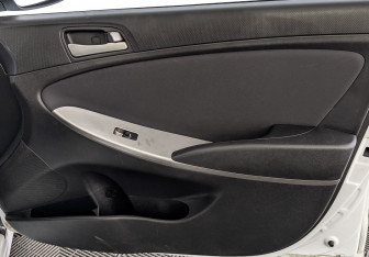 Подержанный автомобиль Hyundai Solaris Sedan 2016 года (24 фото)