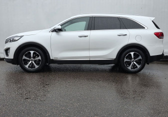 Подержанный автомобиль Kia Sorento 2017 года (7 фото)
