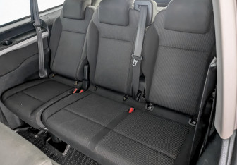 Подержанный автомобиль Peugeot Traveller 2021 года (28 фото)