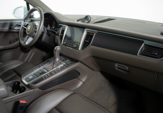 Подержанный автомобиль Porsche Macan 2018 года (9 фото)