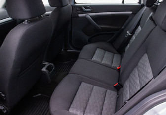 Подержанный автомобиль Skoda Octavia Wagon 2012 года (11 фото)