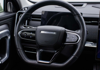 Подержанный автомобиль Jaecoo J7 2023 года (15 фото)