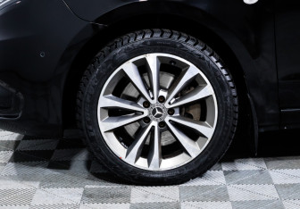 Подержанный автомобиль Mercedes-Benz Vito 2020 года (15 фото)